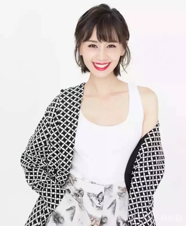 不足1米6！王子文用8个显高技巧穿出了黄金比例！