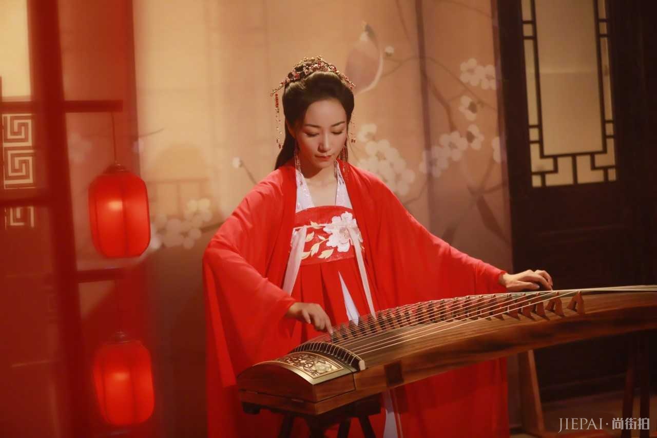 仙气十足！韩雪登央视、湖南卫视中秋晚会惊艳献唱