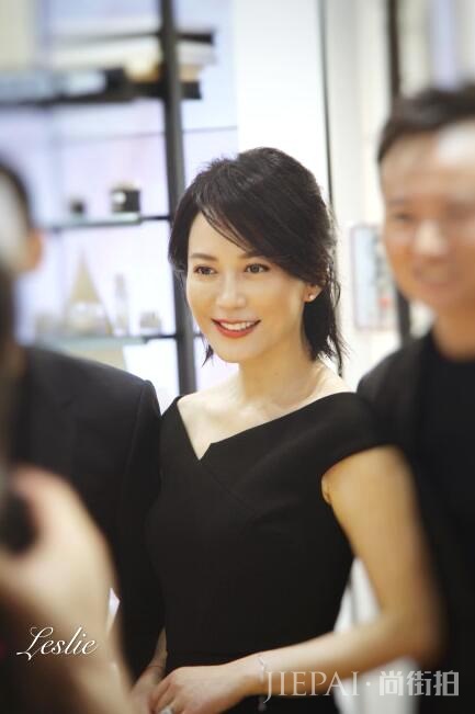 47岁俞飞鸿近照曝光  肤白貌美被赞逆生长