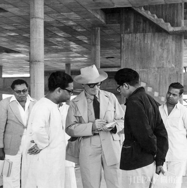 穿这3件衣服,就能把秋天变成收获女朋友的季节