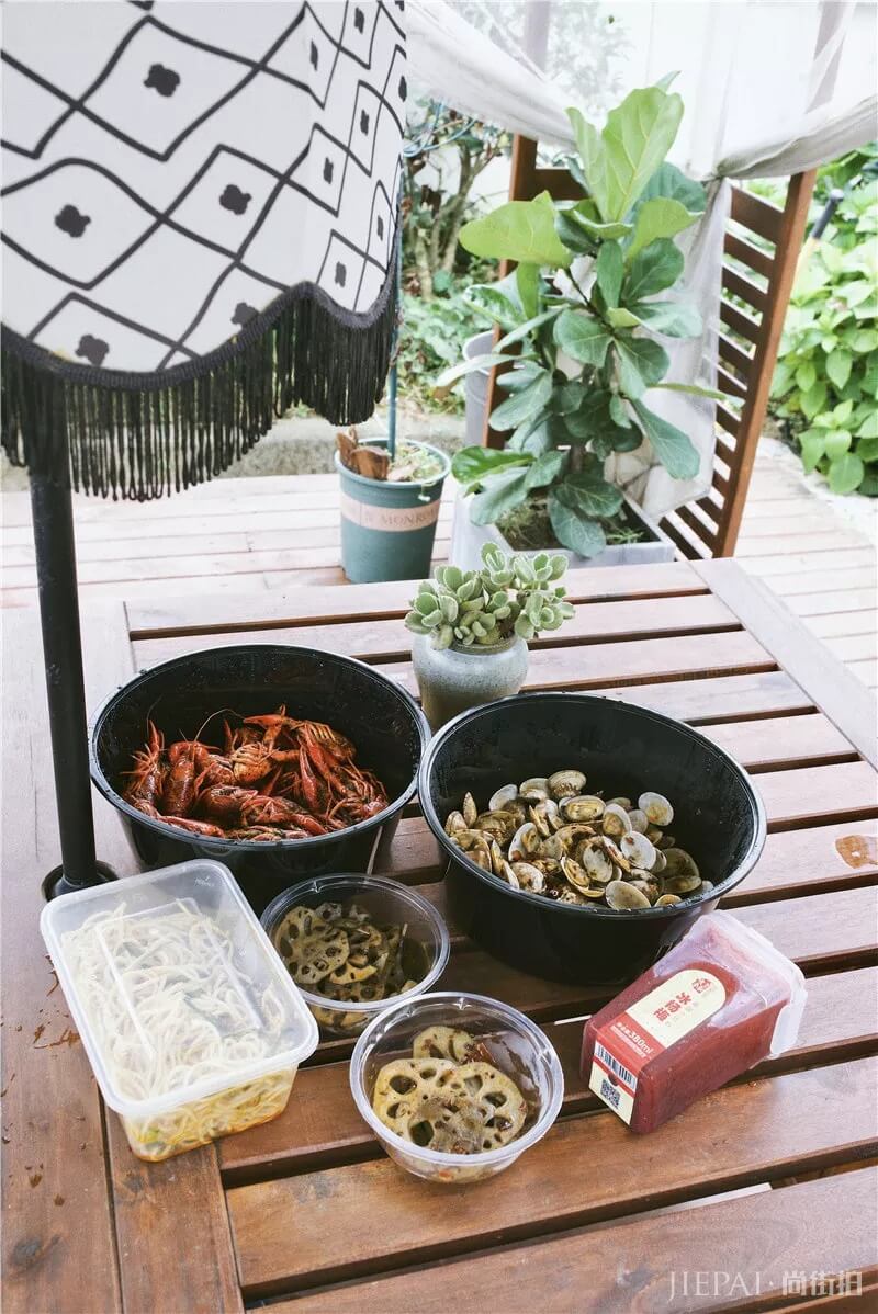 蛤?周末难道不应该宅在家做个废物?