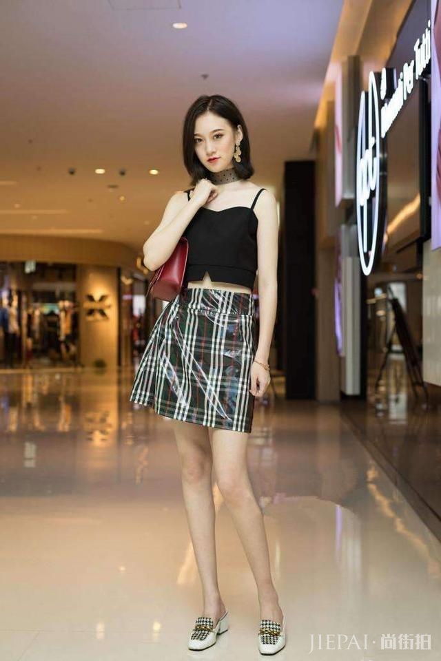 国内街拍 小姐姐韵味十足，女神范十足！