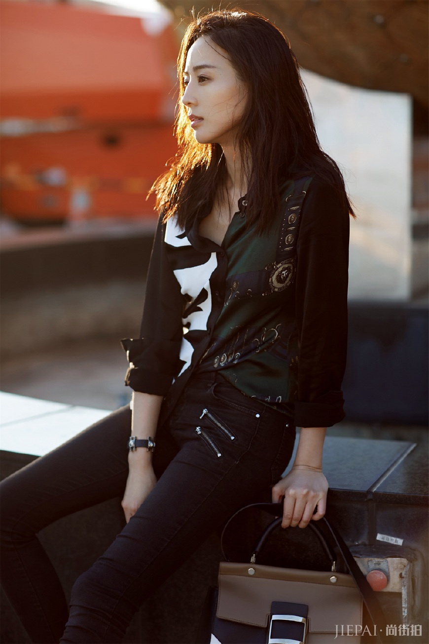 张钧甯在《如懿传》中成“另类”,没想到衣品也是一股清流!