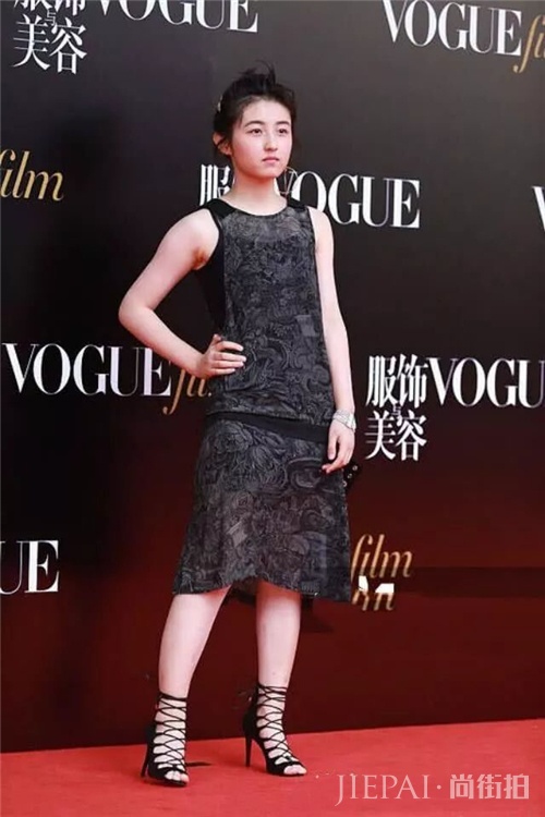 美裙也有克星?那就是这三双谁穿谁丑的土味鞋