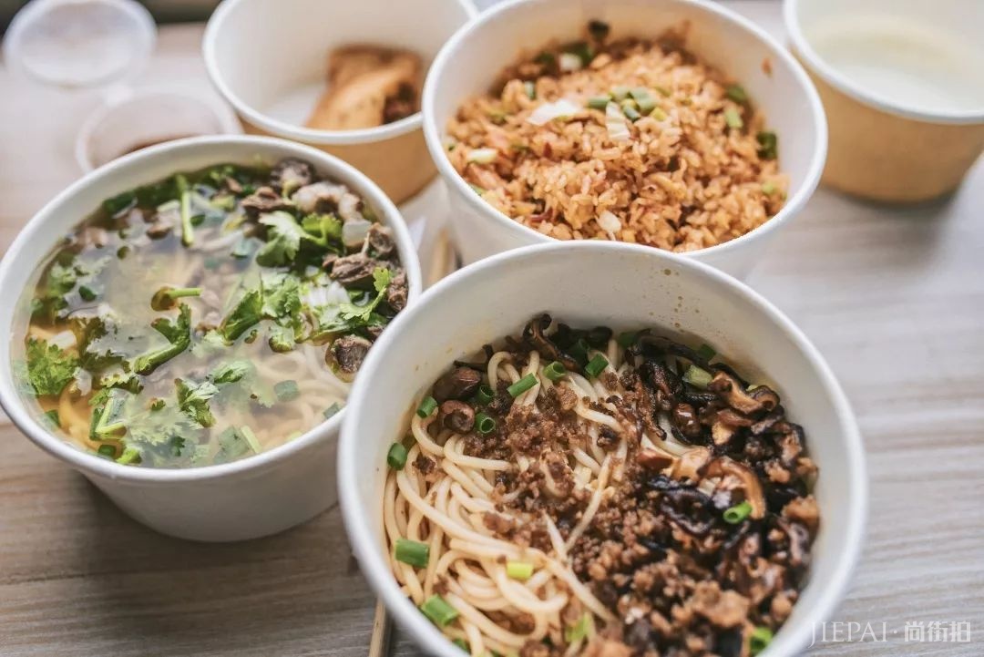 蛤?周末难道不应该宅在家做个废物?