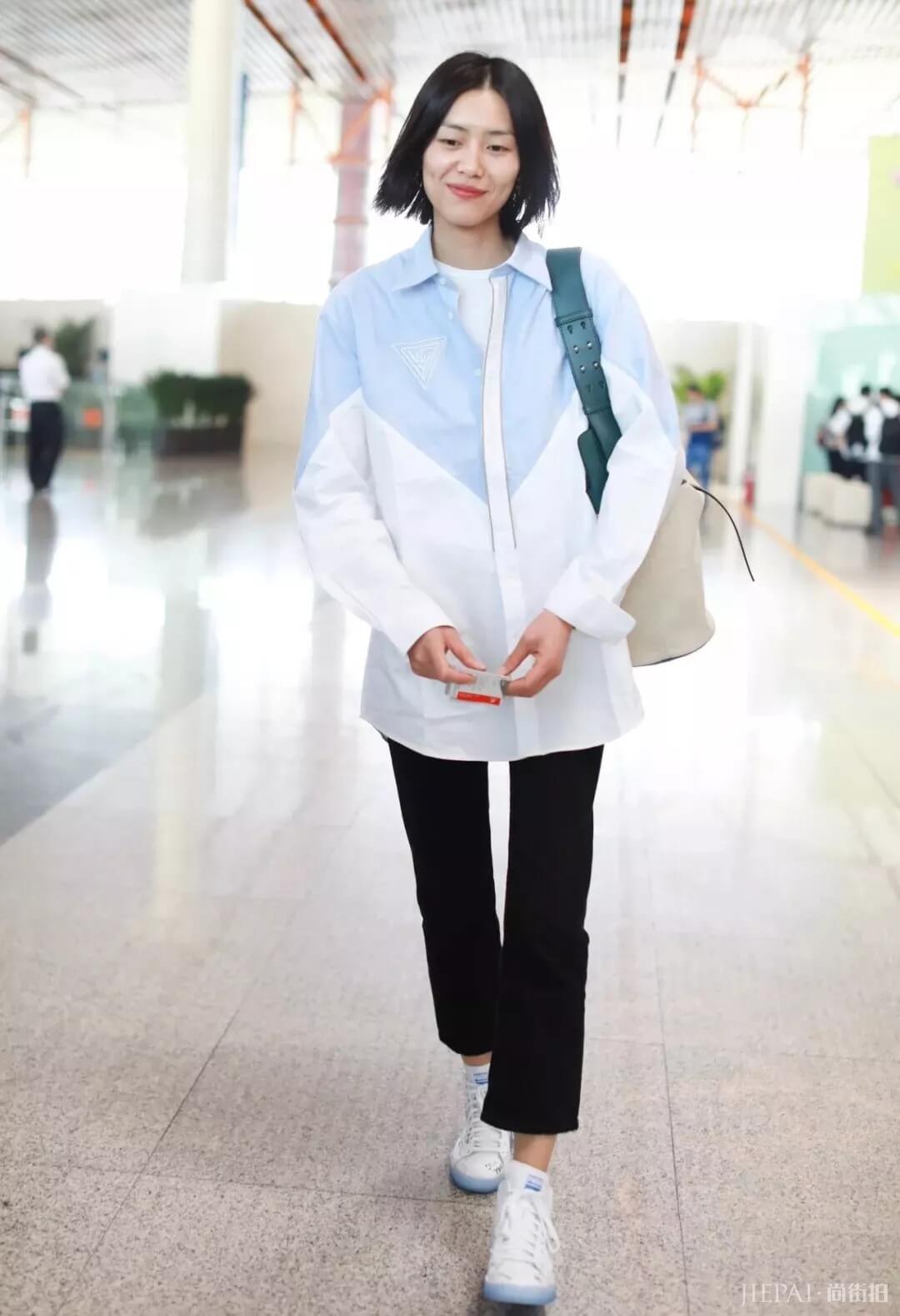 秋天怎么搭配衣服？最流行的衬衫当外套穿法示范！