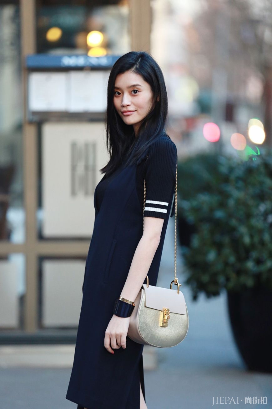 奚梦瑶维密秀获得免试，尽展好身材