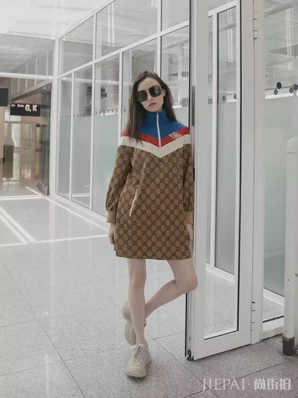 初秋穿衣秘籍 卫衣变“长”年龄不“长”!