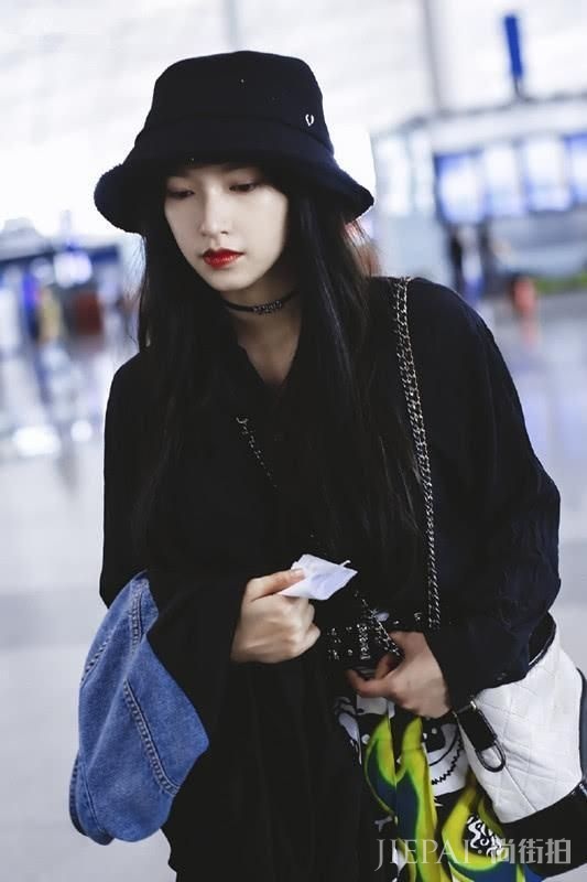 舞蹈导师程潇化妆真的超美,网友:吴宣仪都被比下去了!