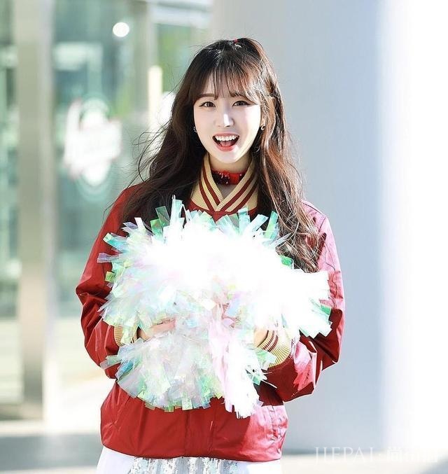 韩国美女棒球啦啦队长惊艳亮相!网友惊叹:天使面孔+魔鬼身材