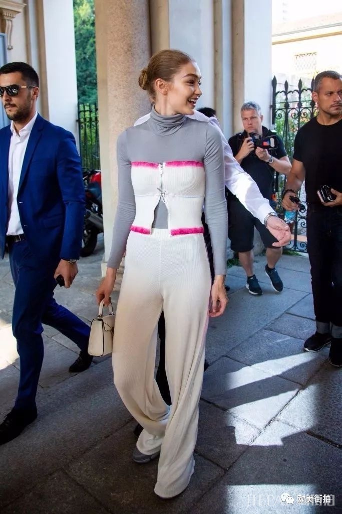 欧美街拍 看麻豆下班后的休闲穿搭