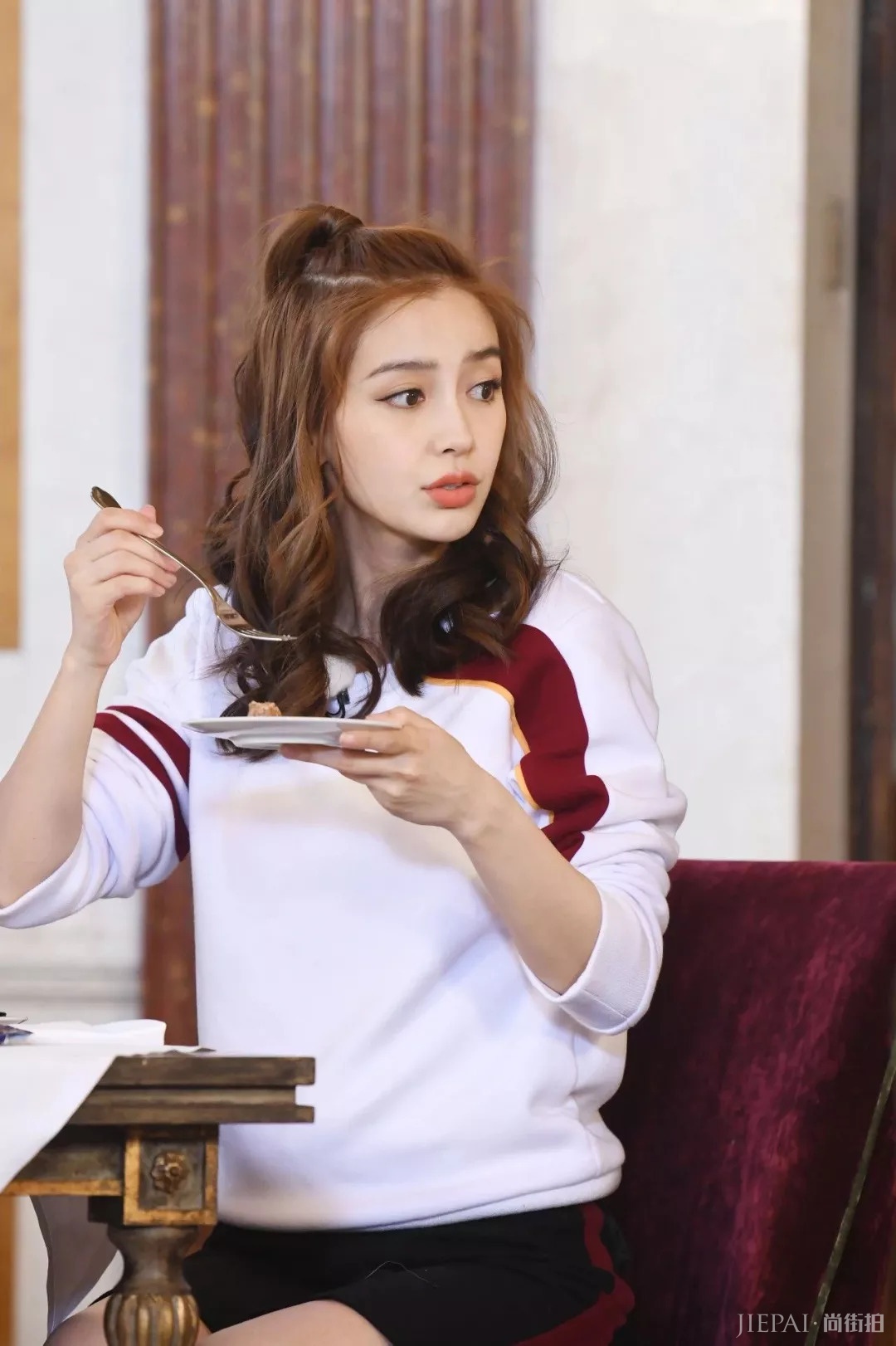 短发风已过，肩上1cm的发型才是当下最火的！