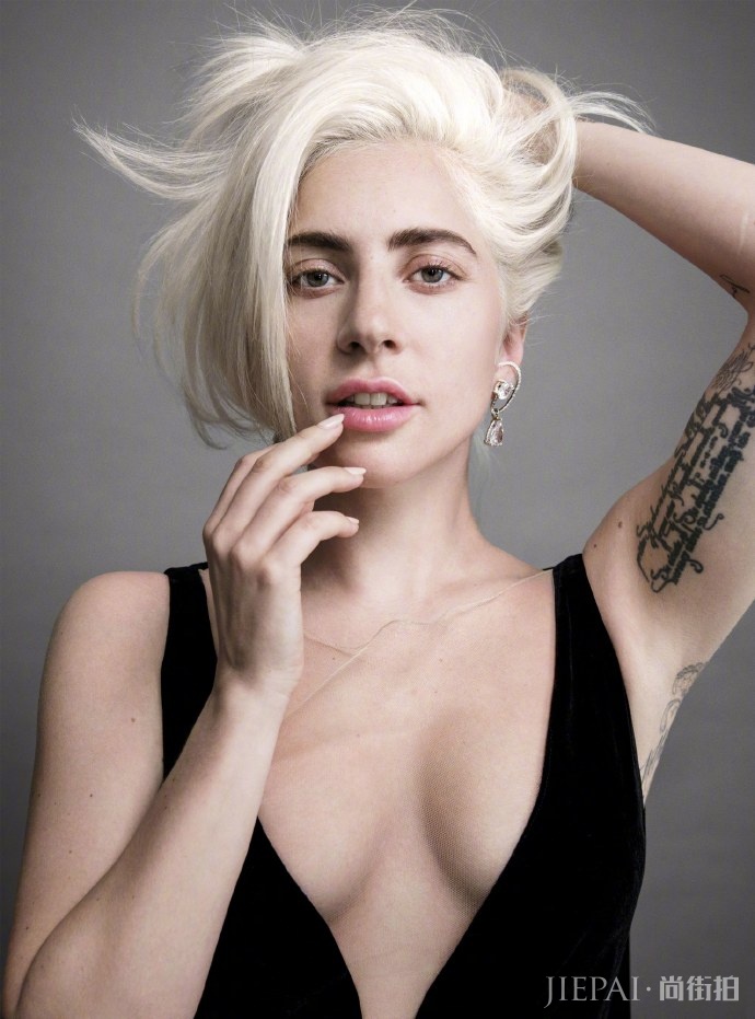 ladygaga图片写真,ladygaga写真 ladygaga登上《vogue》杂志十月刊