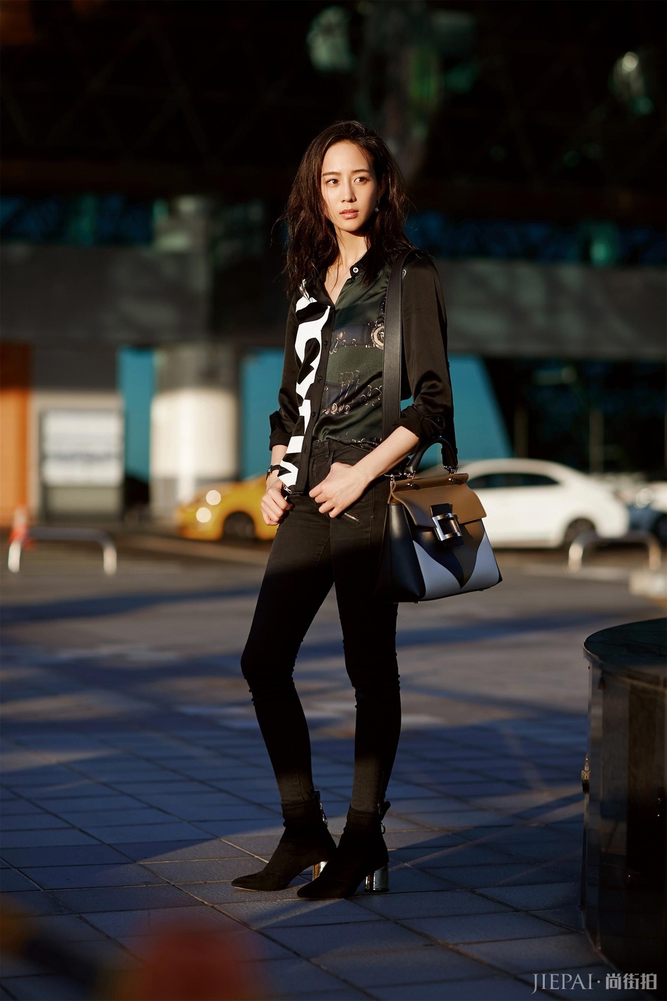 张钧甯受邀参加纽约时装周 衬衫也能穿出高级美