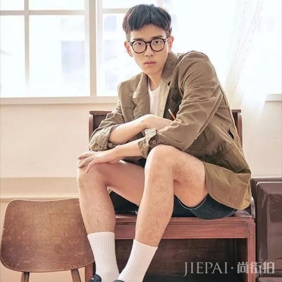 单眼皮男生留什么发型好看 单眼皮男生的发型选择