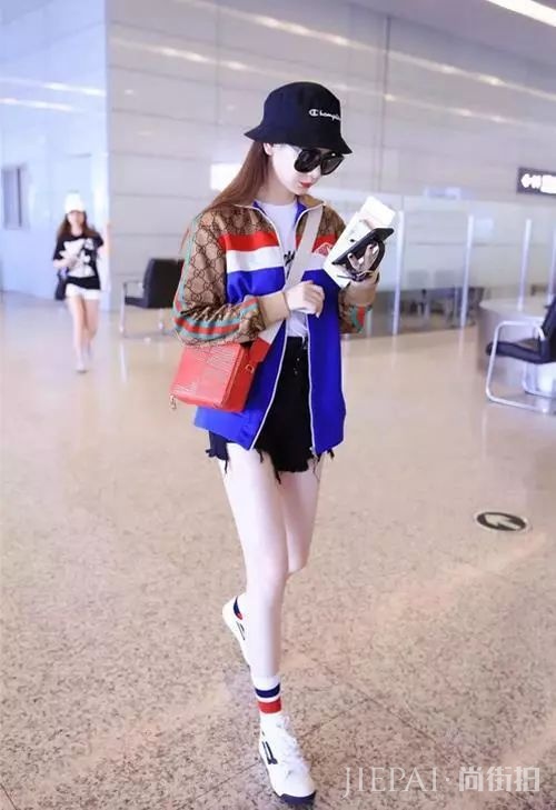 露脚踝过时了？穿运动鞋露袜子才是真时髦！