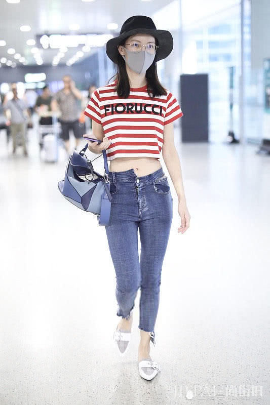 金晨长毛衣配牛仔搭配失误，腿粗MM千万别学她