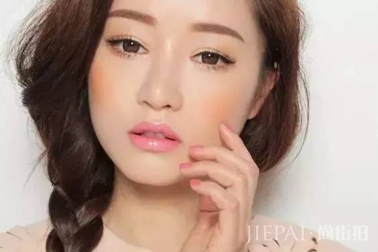 腮红怎么打好看 手把手教你怎么选和怎么画腮红