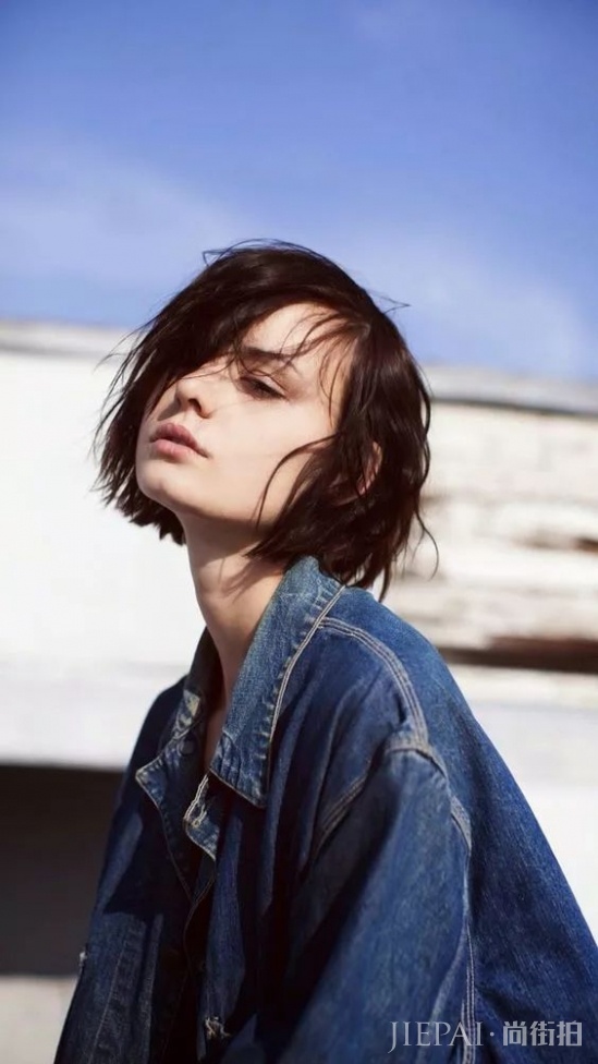 今年秋冬流行什么女生发型 换季了是时候换发型了