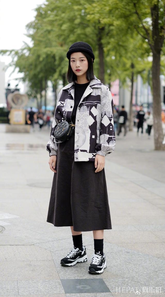 今年秋天有点冷，看看杭州潮人怎么搭配