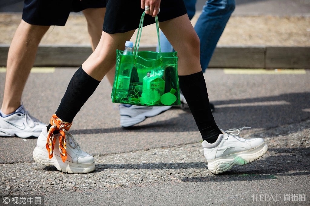 连裤袜的搭配其实就是这么简单!