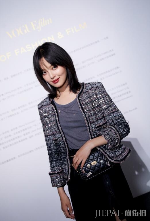 江疏影这款“锁骨发”撩人于无形,难怪辛芷蕾也在剪?