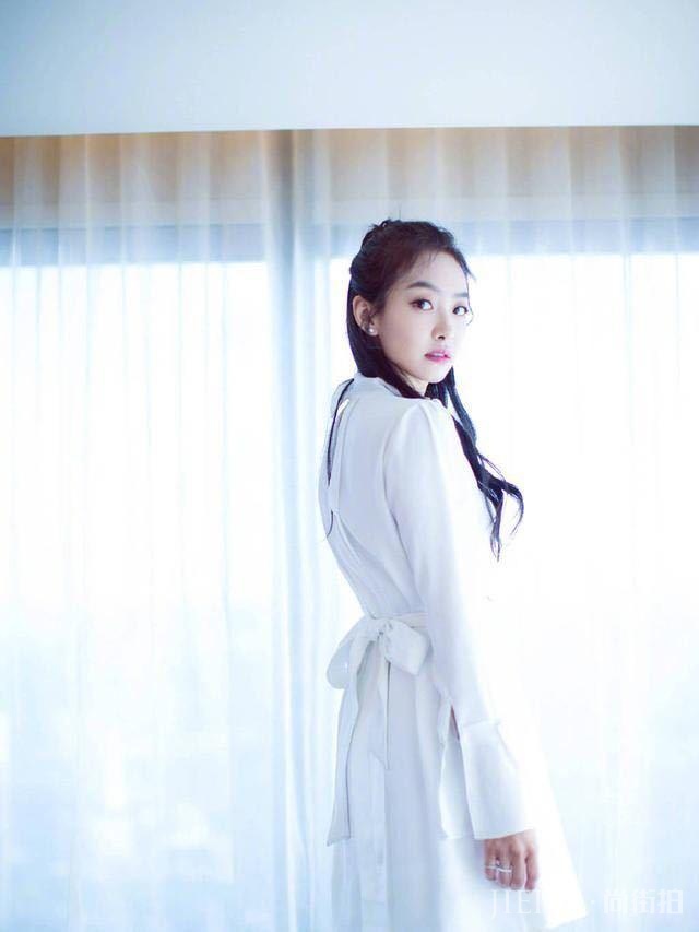 原来长发这么减龄?宋茜接回长发,嫩回18岁无压力!