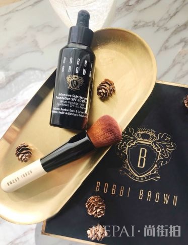 夏季不脱妆的粉底液推荐