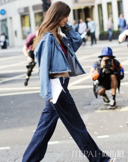 欧美街拍 这样穿牛仔外套才有灵魂