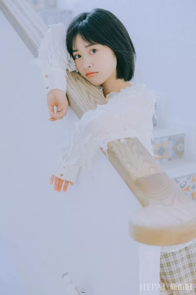 放弃卷发直发吧！今年这款“初恋”发型才是王道