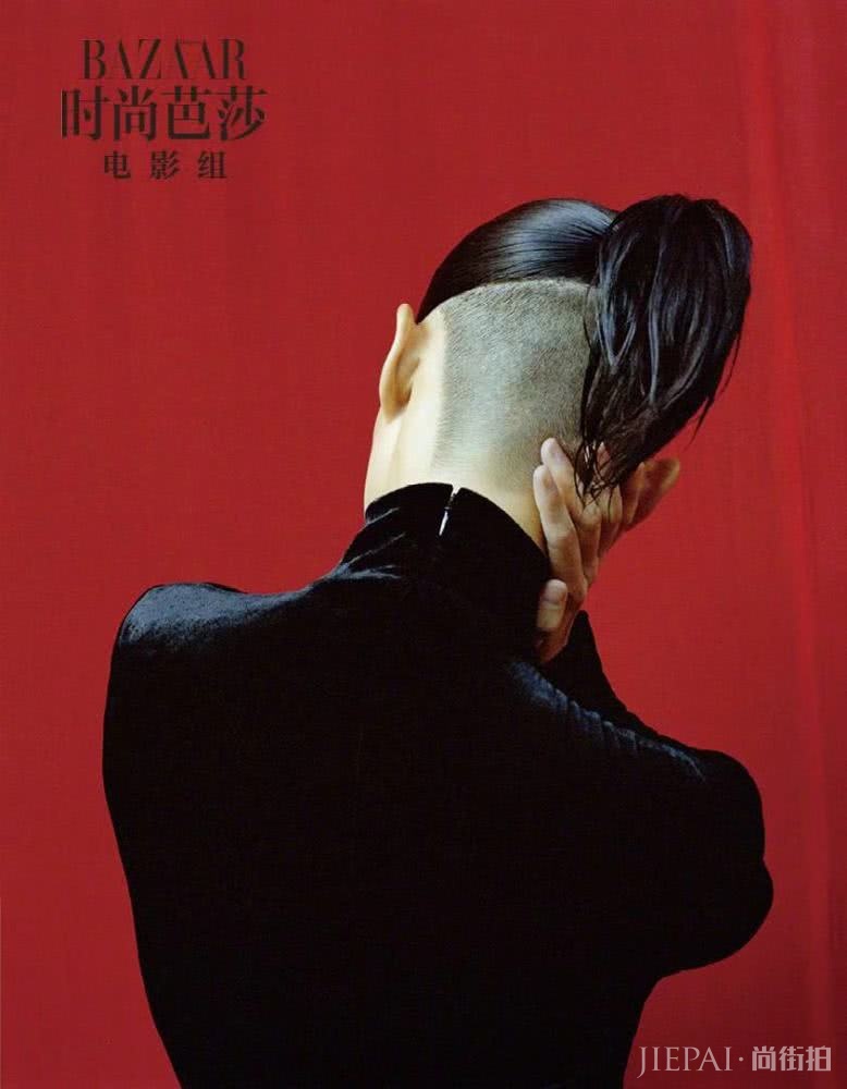 “高贵妃”谭卓新发型尝试,高扎马尾拍写真,后脑勺的发型简直惊艳!