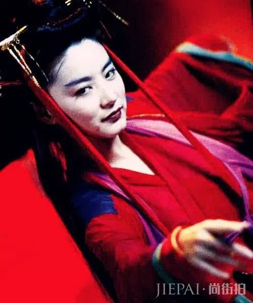 旧时光里的她美到发光,爱彻底的她在爱中不老