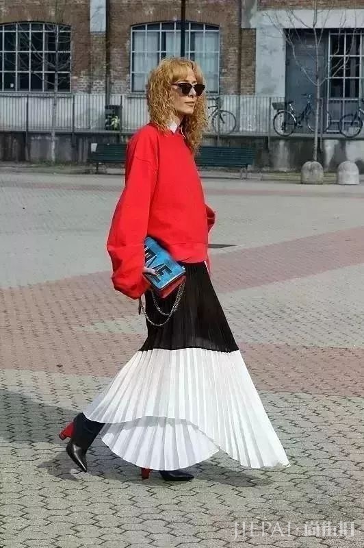 百褶裙显胖、显胯宽？学高圆圆不同身材不同穿法，时髦仙气还有范儿！