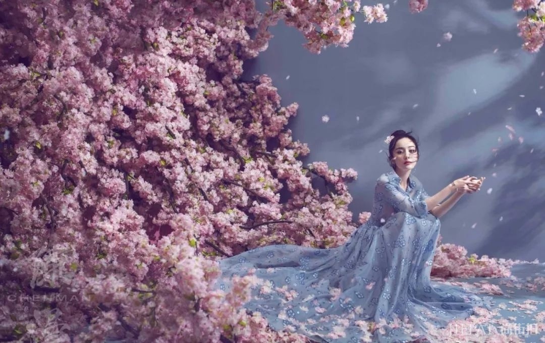 今年秋天最显贵的3种色彩,穿对了你就美炸了!