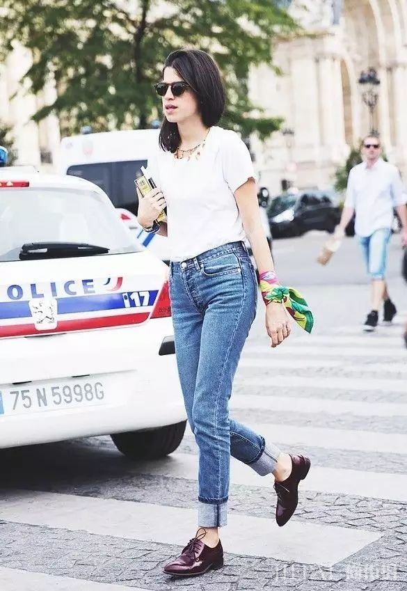 秋天就得搭配丝巾,丝巾的N种系法!