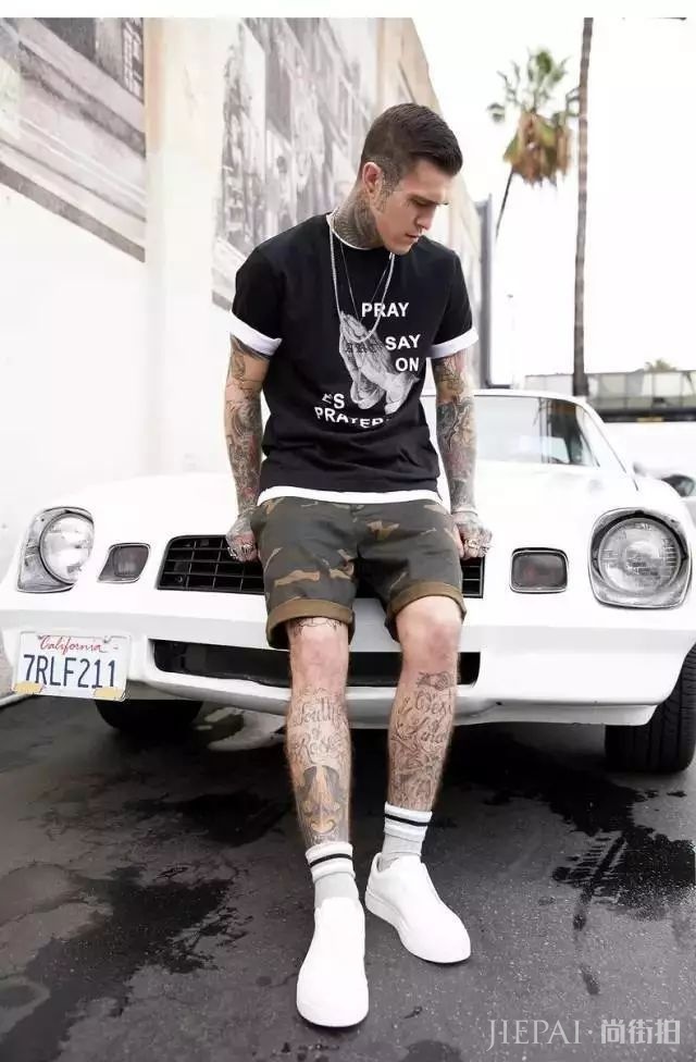 型男叠穿更容易出彩,增加衣层次感!