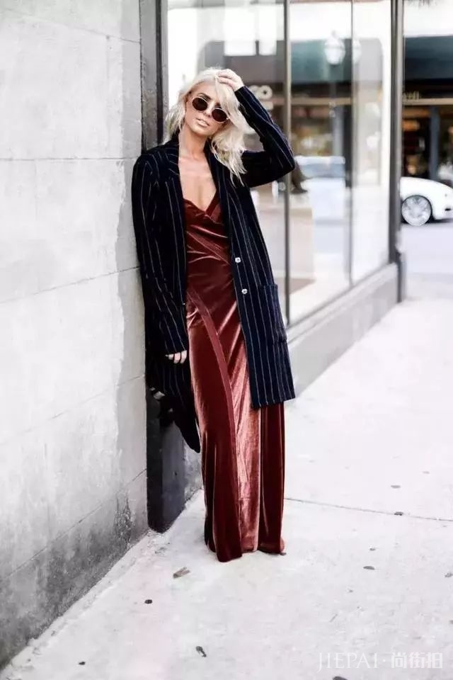 街头潮人告诉你 秋冬季度穿这6条裙子,美过一整年