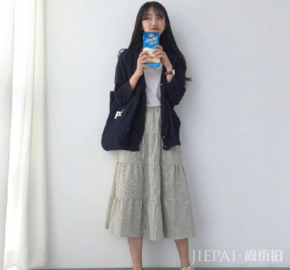 这几款韩系秋装少女衣服，25岁以下美女穿着，个个18岁