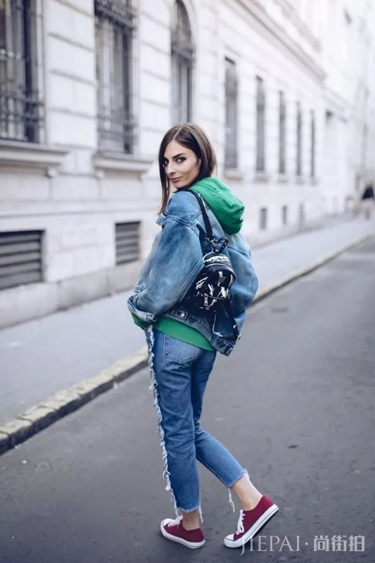 秋冬卫衣怎么搭配外套好看?短外套加卫衣让你的秋搭开挂