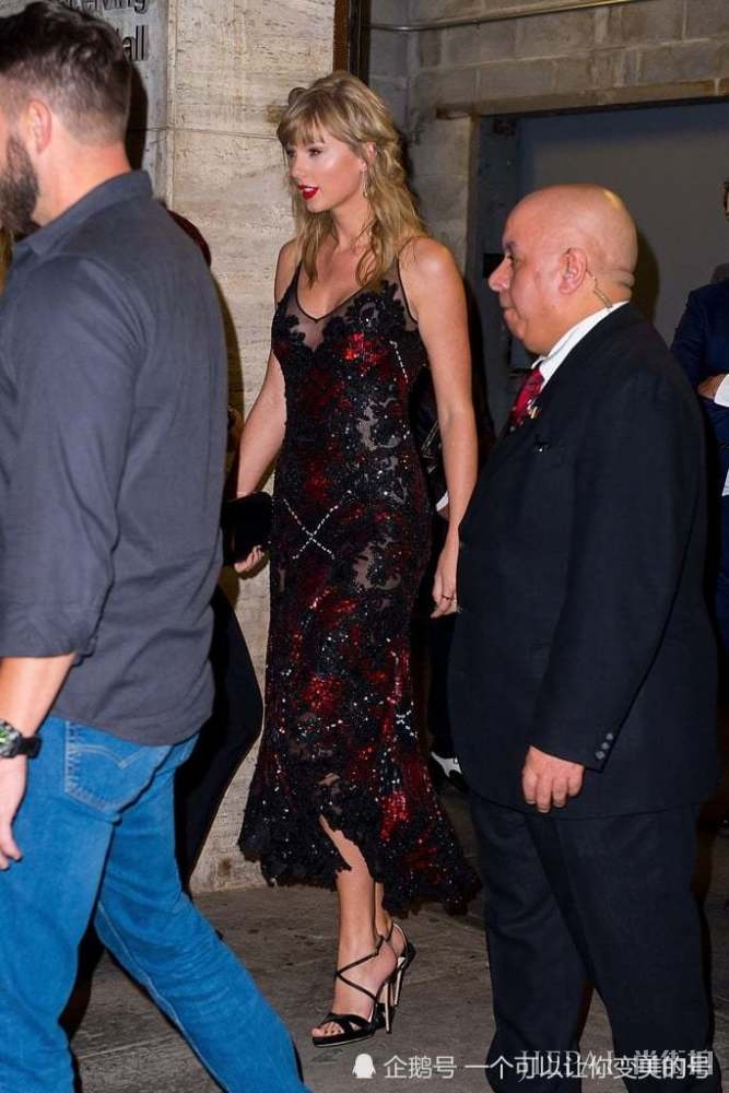 想和泰勒·斯威夫特那样酷，10种时尚单品必不可少