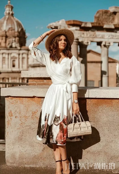 动物风T恤又火了!多少女孩穿得爱不释手,减龄又好看