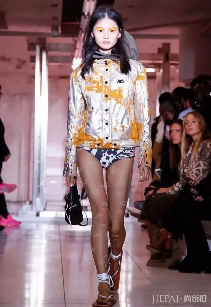 外网吹爆的厌世脸亚洲超模,原来也是非主流网红脸