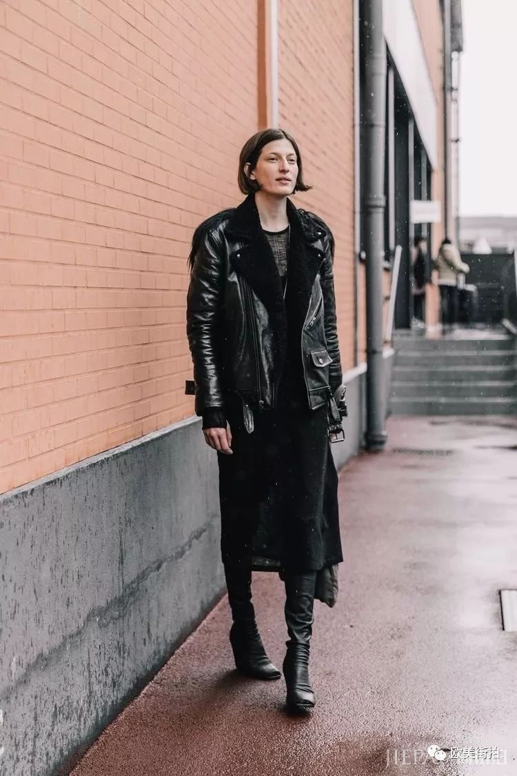 短外套配裙子也时髦!