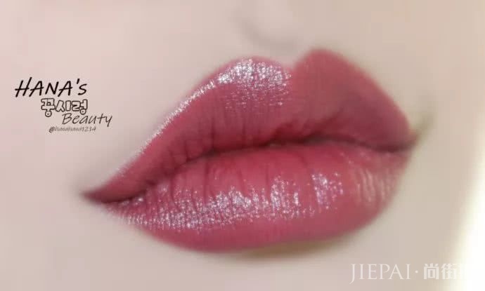 唐艺昕真会化妆 选唇色品味简直好的不要不要的