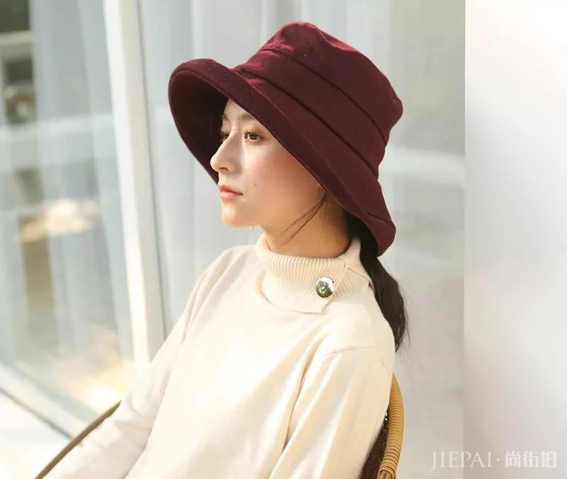 要想显脸小,帽子不可少