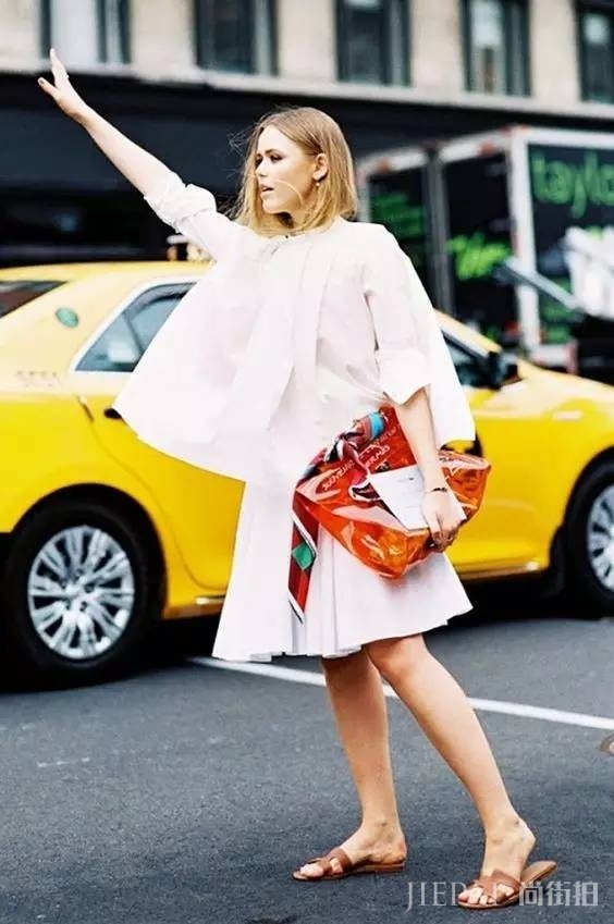 秋天就得搭配丝巾,丝巾的N种系法!