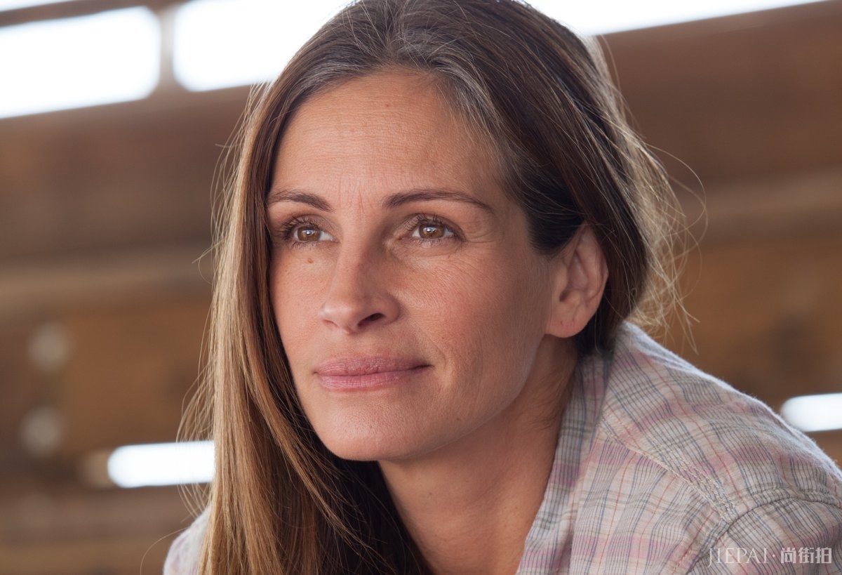 茱莉娅·罗伯茨被网友群嘲太老“很受伤”:50岁难道看着该像15岁?