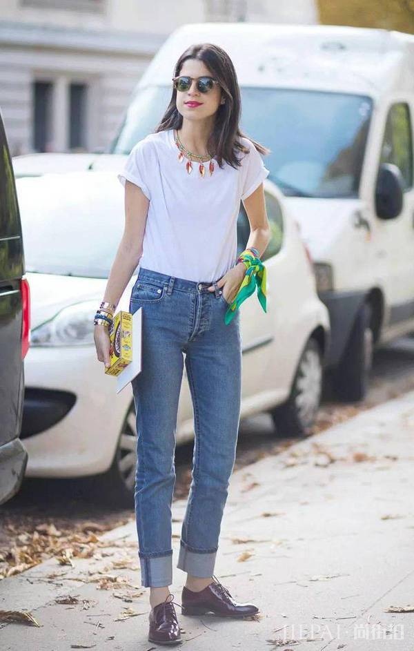 还在穿紧身裤?今秋这条“不正经”的裤子才最火!