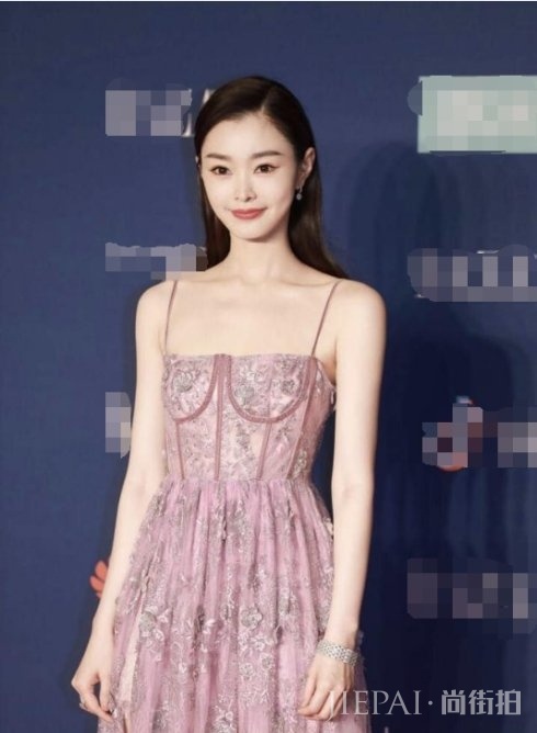 搭胡歌演《伪装者》成最美旗袍女星，新戏演技碾压baby上热搜