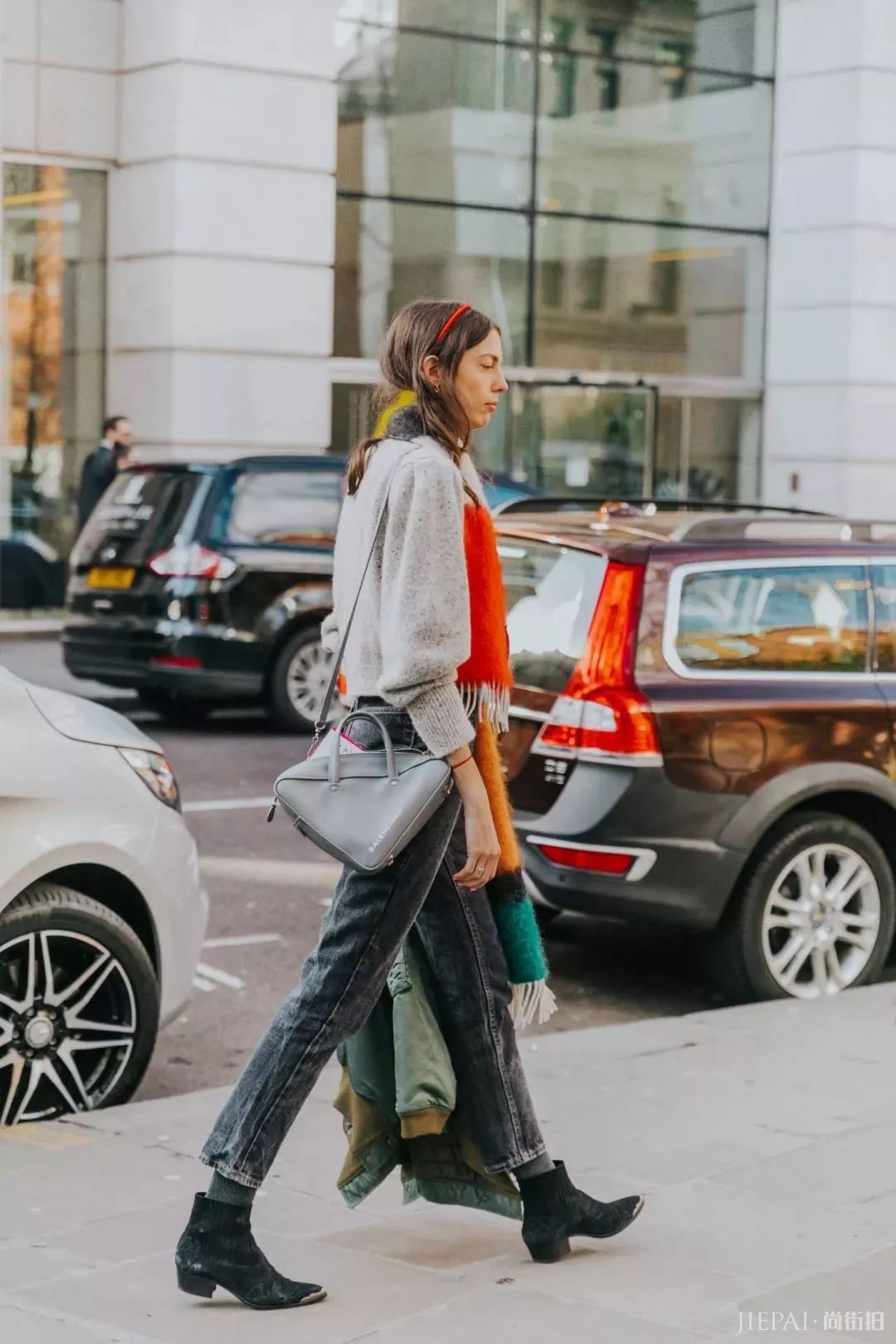 毛衣+半裙，毛衣+阔腿裤…保暖又时髦，从秋穿到冬的搭配！